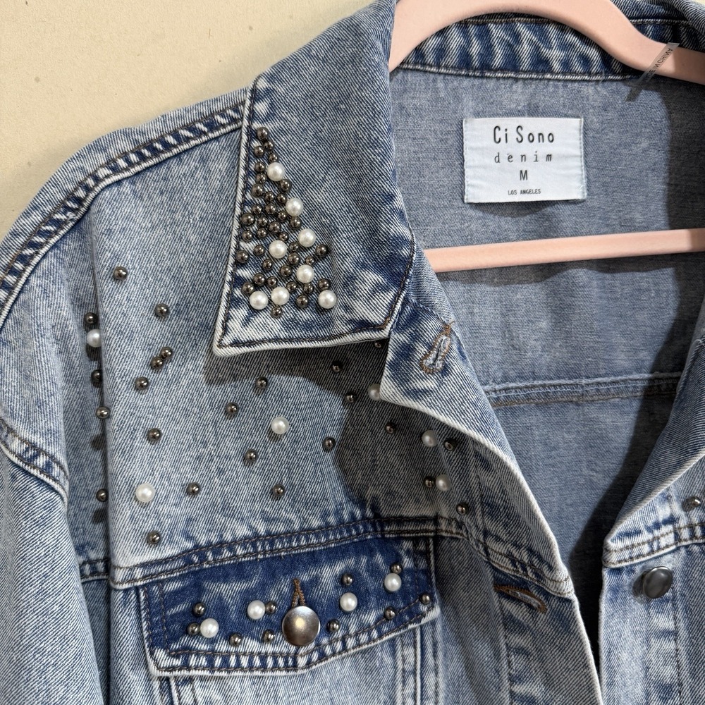 Ci Sono Denim Oversized Light Wash Jean Jacket Faux Pearl Women's Medium - Picture 2 of 6